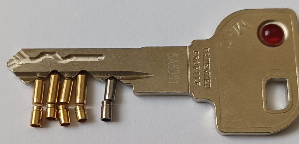 Ключ и пины цилиндра MATRIX ***