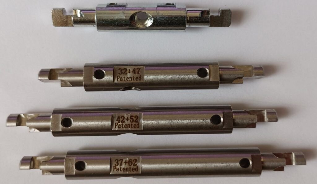 Plieniniai stypai M&C