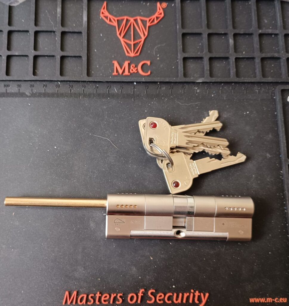 M&C cylinder
